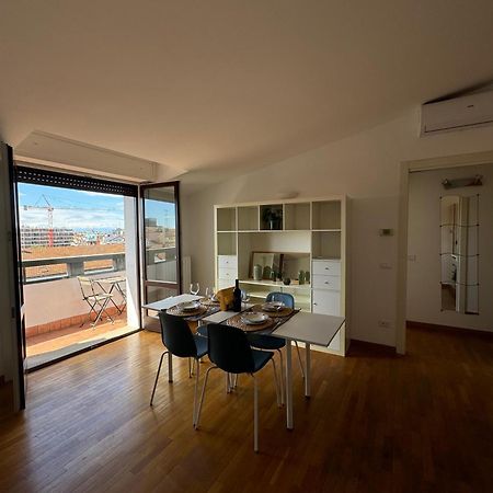 Appartamento Isola- Attico Con Balcone Mailand Exterior foto